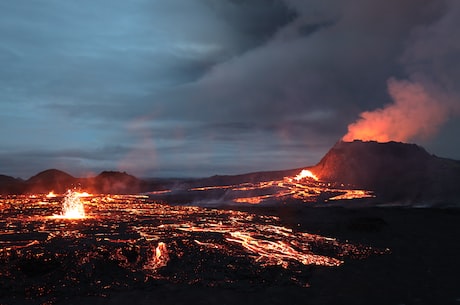 阿贡火山(火山中的奇观：印度尼西亚阿贡火山)